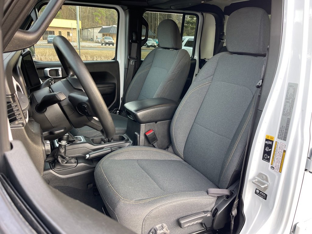 Used 2024 Jeep Gladiator Sport image 18