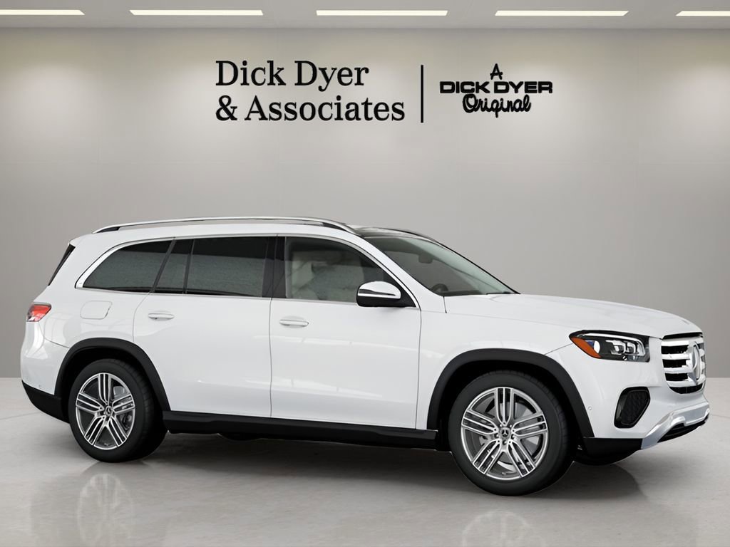 Used 2025 Mercedes-Benz GLS 450 4MATIC image 2