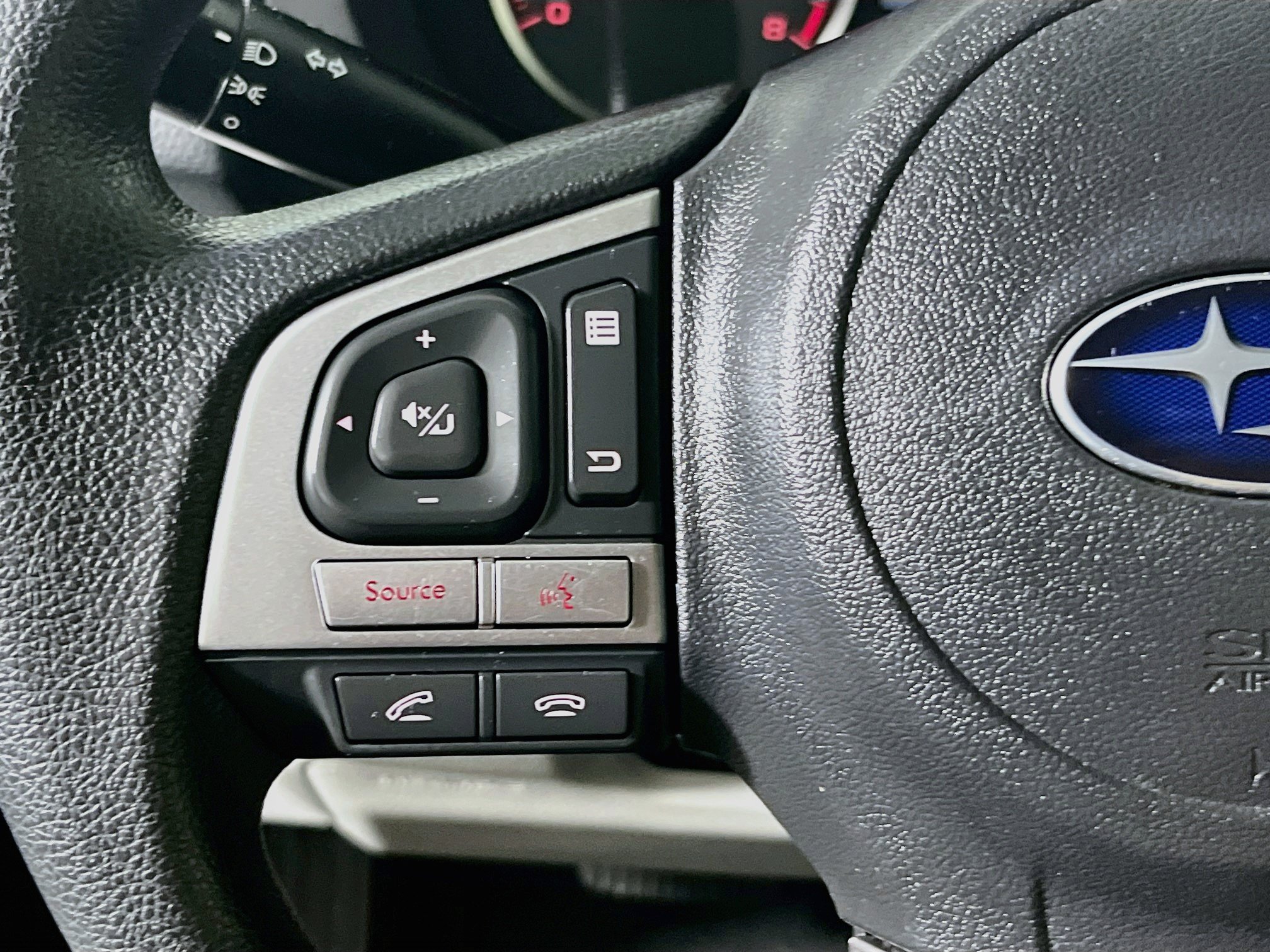 Used 2018 Subaru Forester 2.5i w/ Alloy Wheel Package AWD/4WD image 18