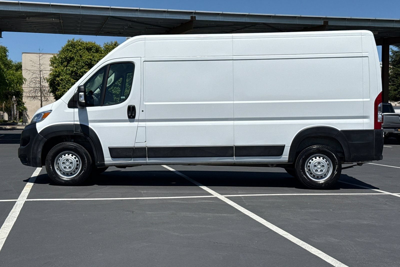 Used 2025 RAM ProMaster 2500 w/ Convenience Group FWD image 13