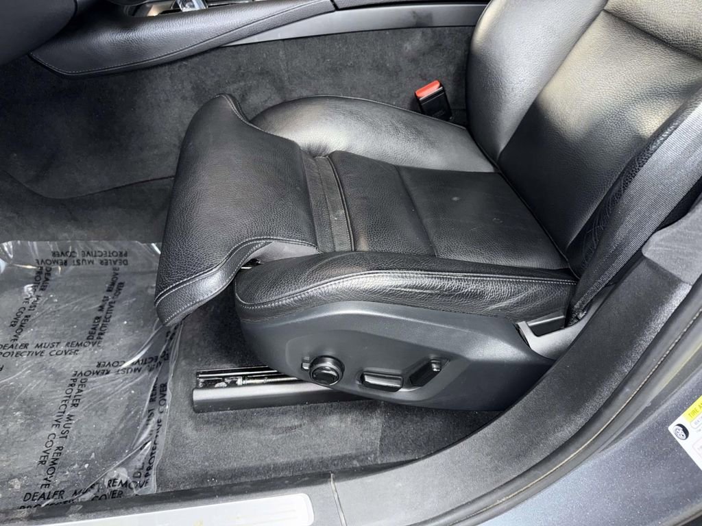 Used 2016 Volvo XC90 T8 Momentum w/ Vision Package image 3