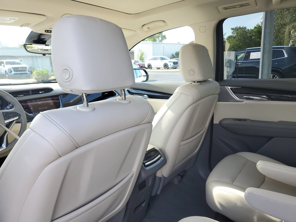 Certified 2023 Cadillac XT6 Premium Luxury w/ Technology Package FWD image 15