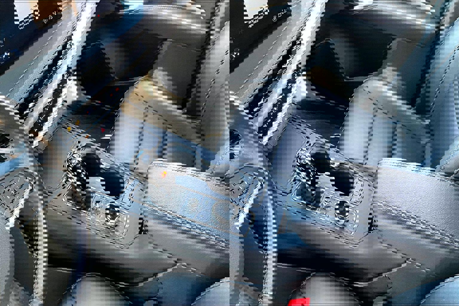 Used 2024 Cadillac XT4 Premium Luxury image 18