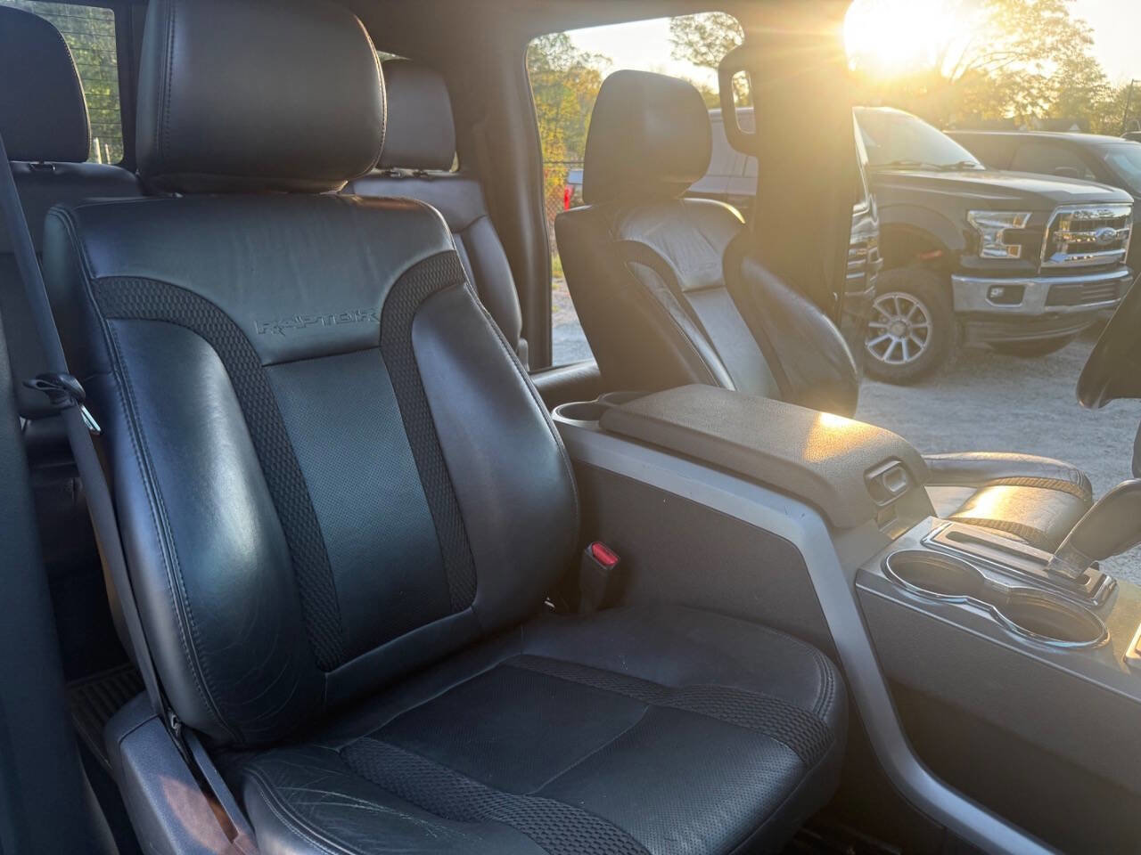 Used 2011 Ford F150 Raptor w/ Raptor Luxury Pkg image 31
