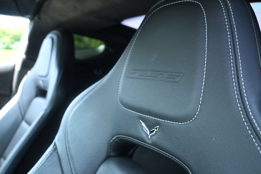 Used 2016 Chevrolet Corvette Z06 w/ 3LZ Preferred Equipment Group RWD image 20