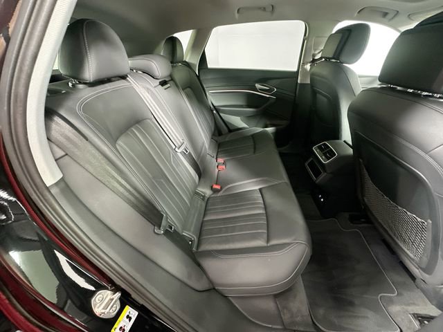 Used 2021 Audi e-tron Premium w/ Convenience Plus Package AWD/4WD image 28