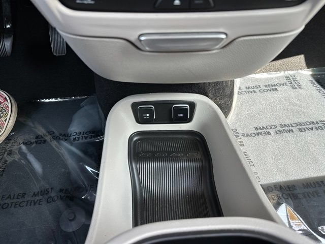 Used 2020 Chrysler Pacifica Touring-L Plus FWD image 32