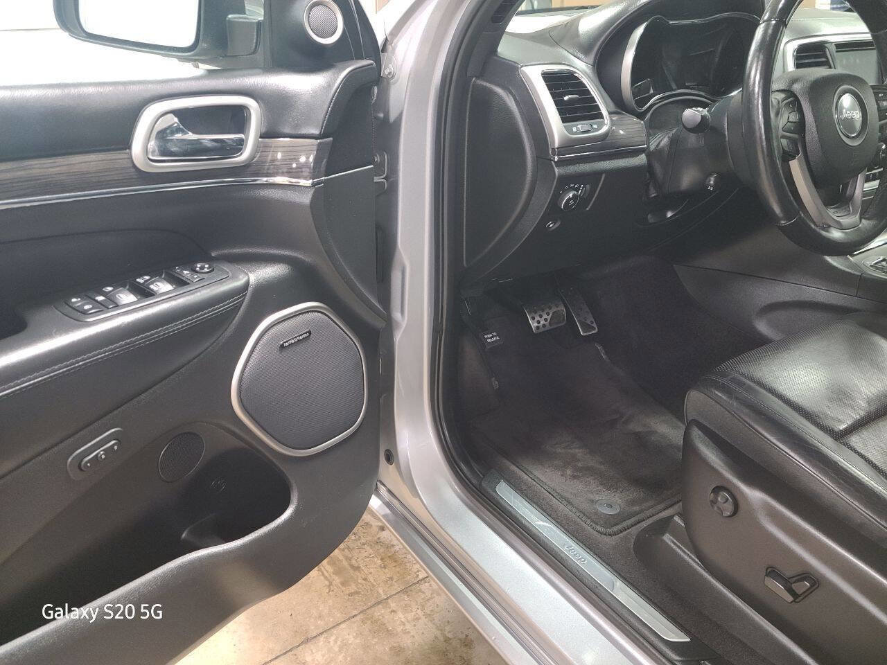 Used 2018 Jeep Grand Cherokee Overland image 26