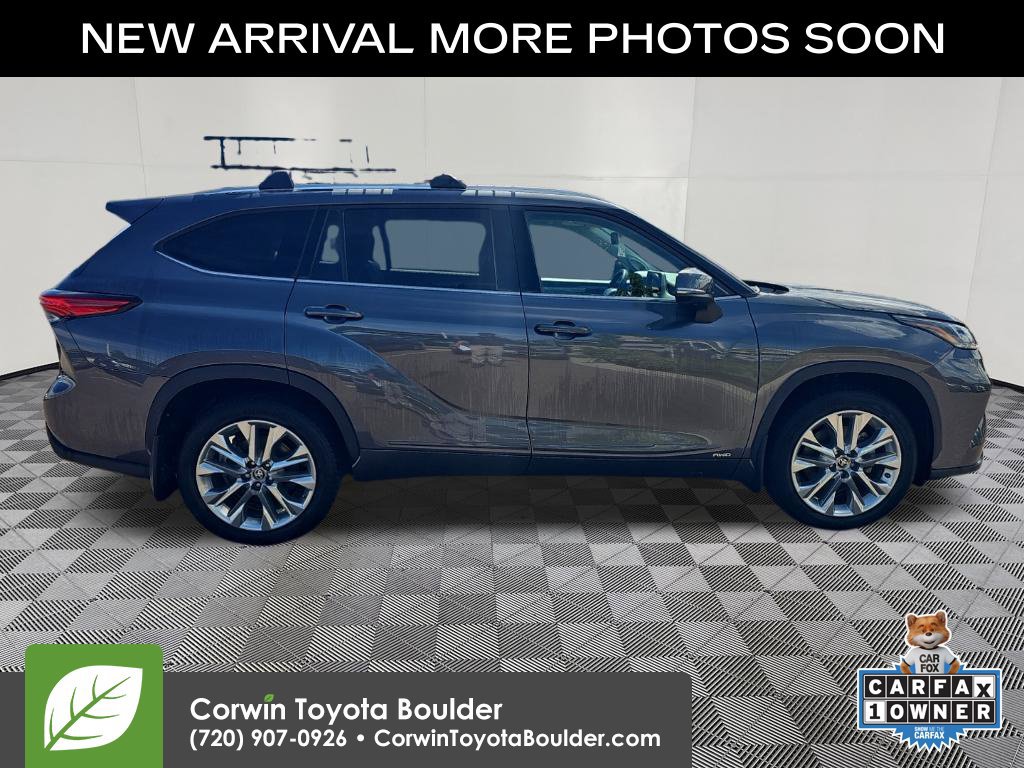 Used 2023 Toyota Highlander Limited w/ Protection Package #3 (TMS) AWD/4WD image 9