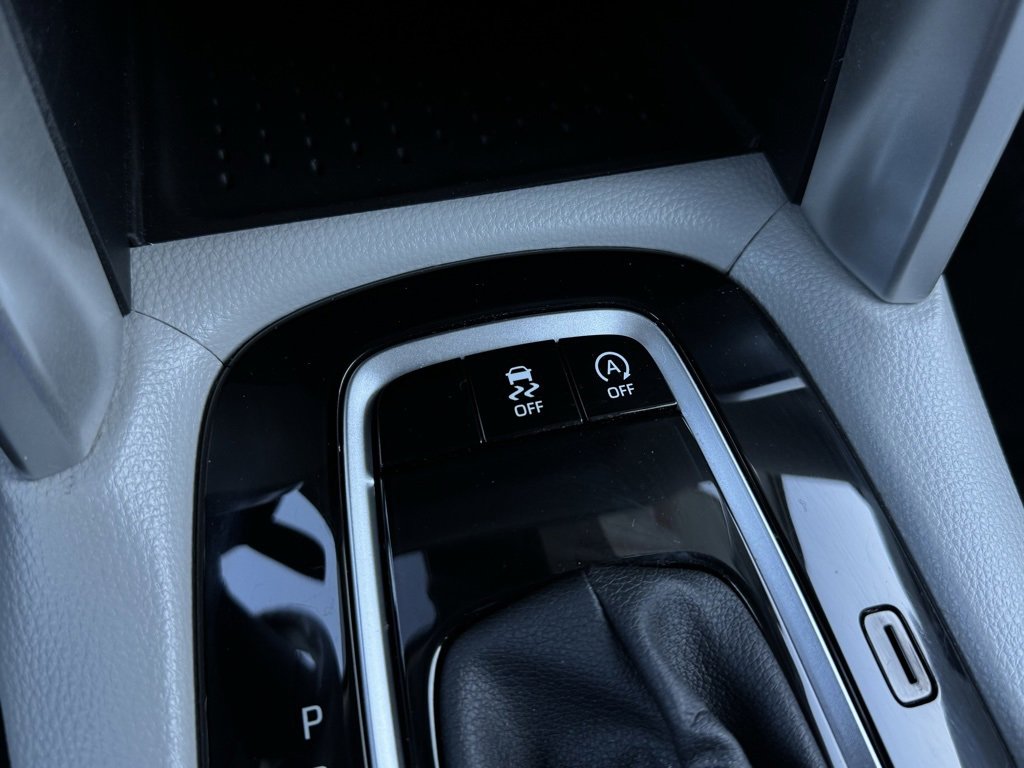 Certified 2023 Toyota Corolla Cross L image 10