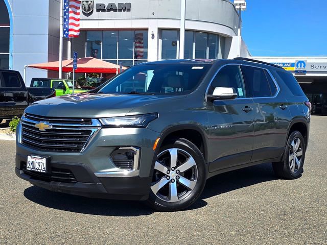 Used 2023 Chevrolet Traverse LT w/ LT Premium Package image 3