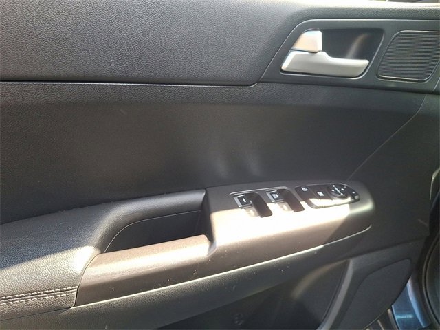 Used 2022 Kia Sportage LX image 15