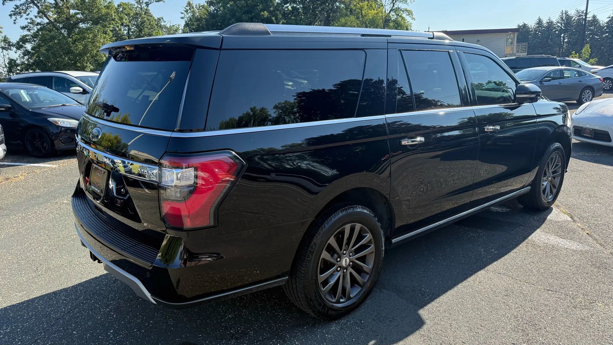 Used 2020 Ford Expedition Max Limited image 5