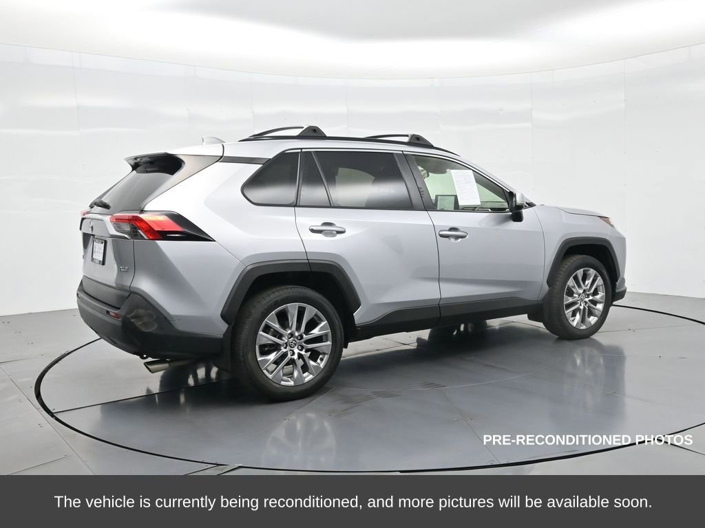 Used 2023 Toyota RAV4 XLE Premium image 7