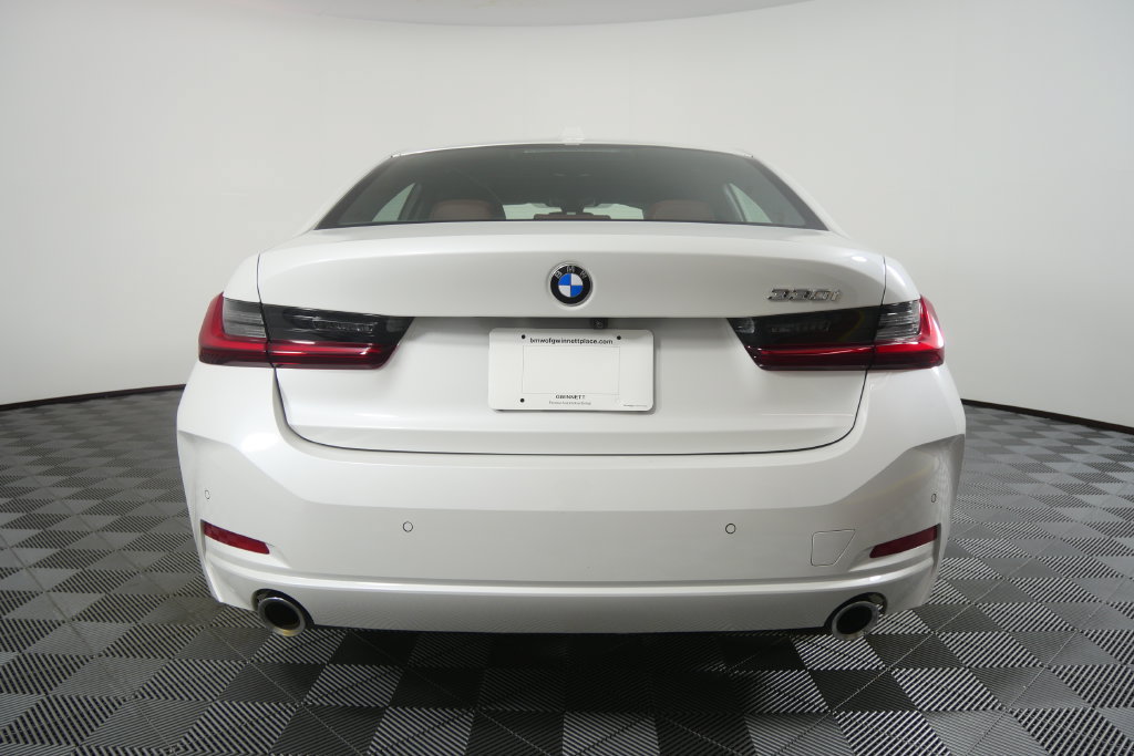 Certified 2025 BMW 330i Sedan RWD image 5