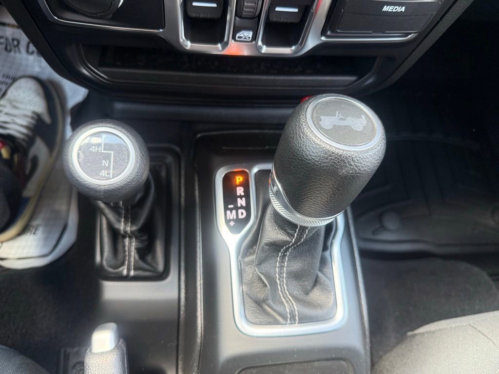 Used 2021 Jeep Wrangler Unlimited Sahara AWD/4WD image 22