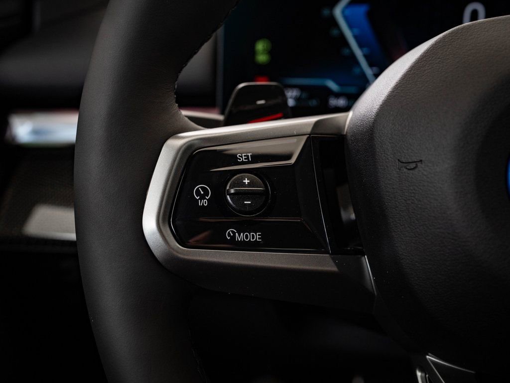 New 2026 BMW 550e xDrive image 29