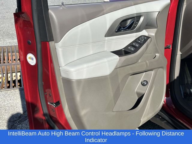 Used 2020 Chevrolet Traverse LT w/ Driver Confidence II Package image 13