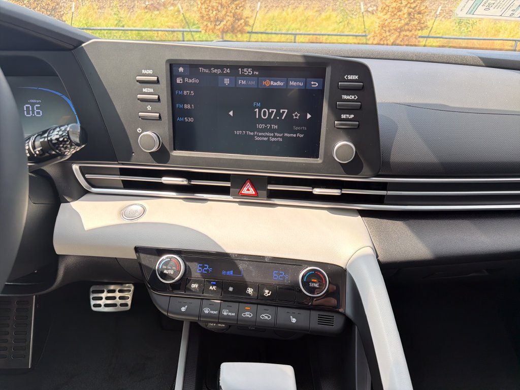 New 2026 Hyundai Elantra SEL Sport FWD image 29