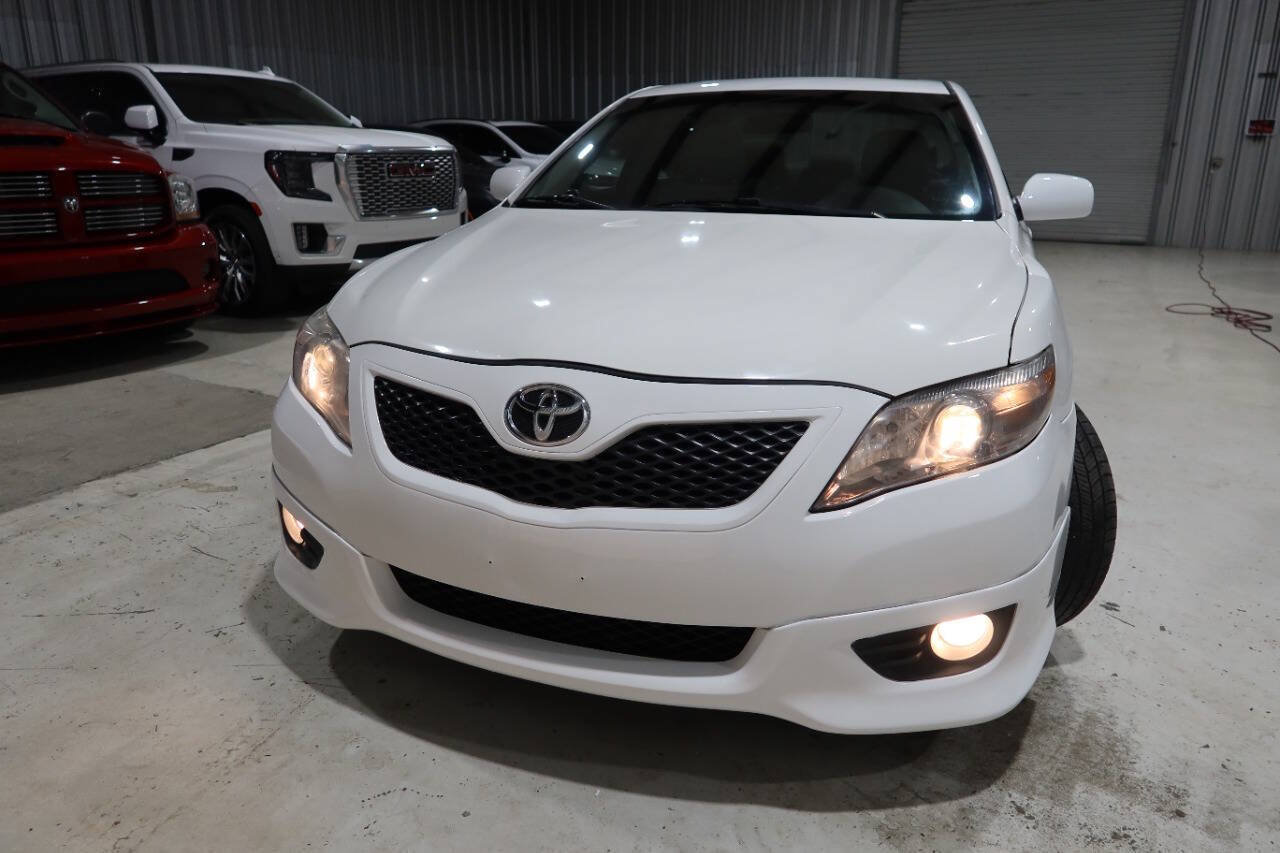 Used 2011 Toyota Camry SE w/ SE Extra-Value Pkg #1 FWD image 37