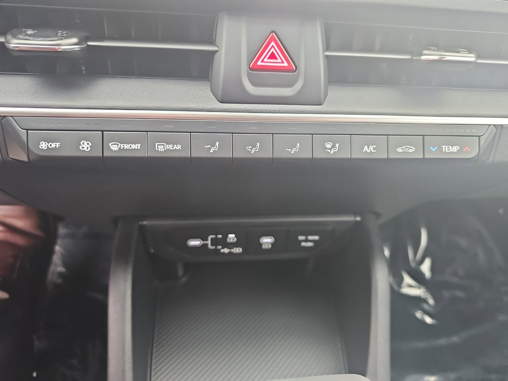 New 2025 Kia K4 LXS image 17