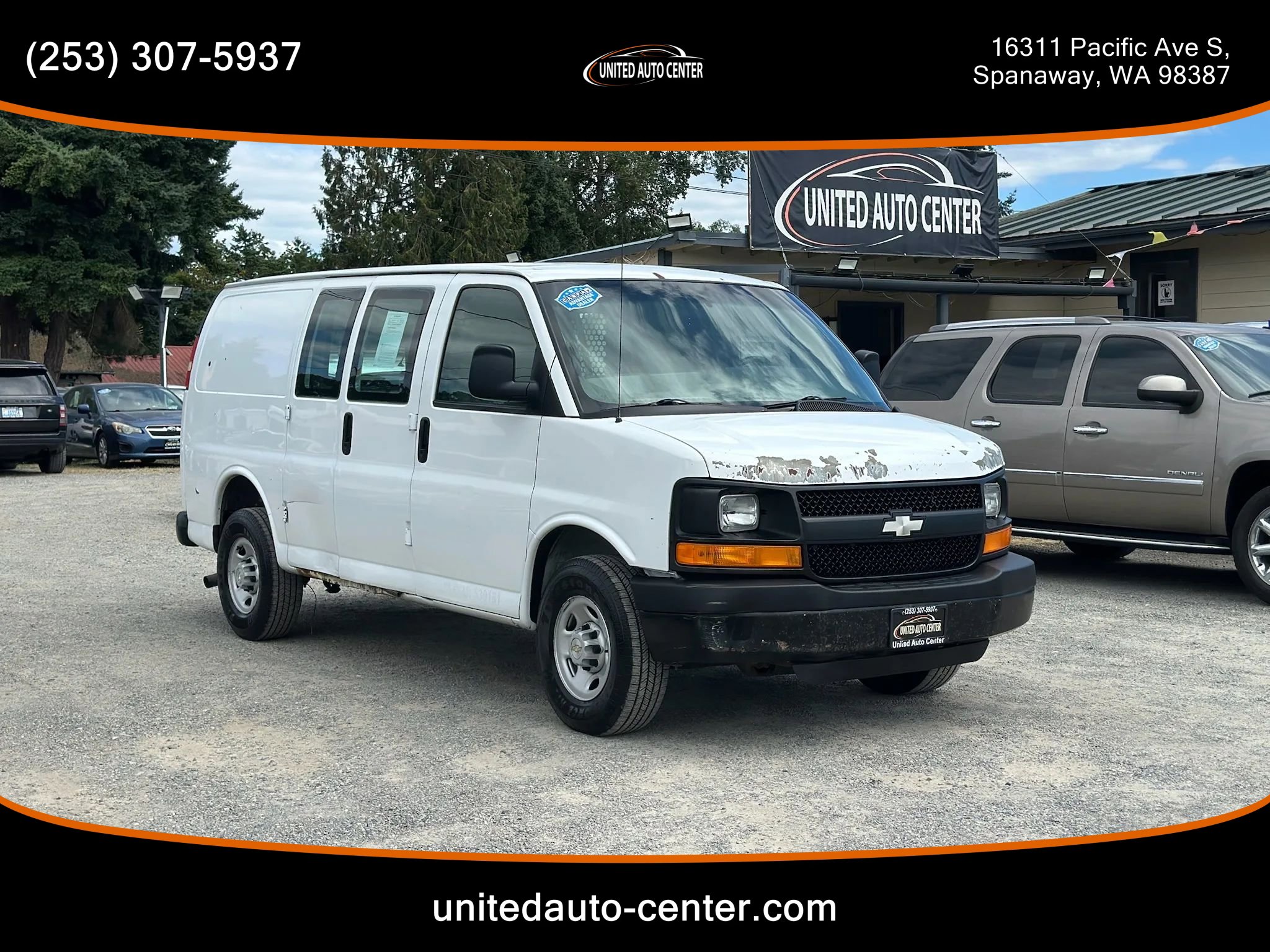 Used 2008 Chevrolet Express 3500 Van 3D image 2