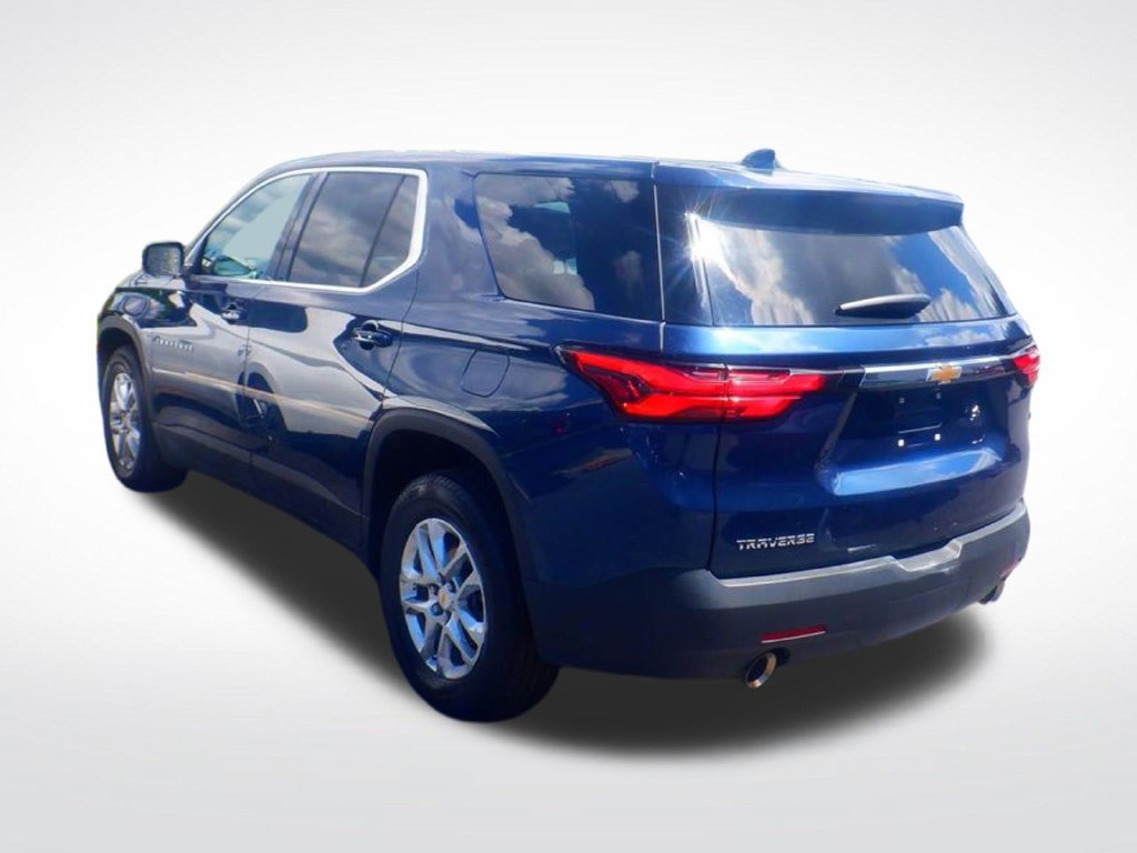 Used 2023 Chevrolet Traverse LS w/ Safety Package FWD image 6