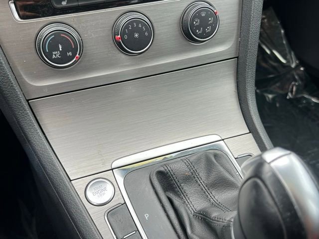 Used 2017 Volkswagen Golf Wolfsburg Edition image 26