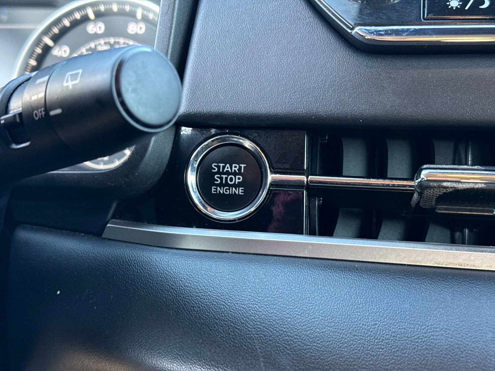 Used 2024 Mitsubishi Outlander SE image 30