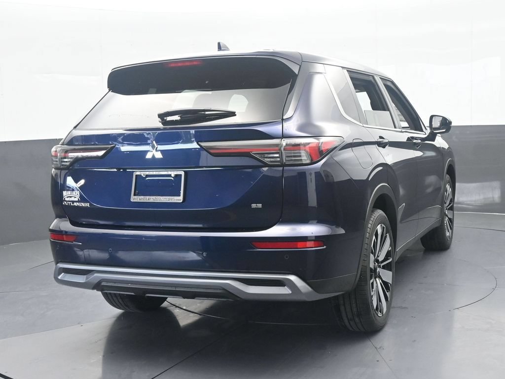 New 2026 Mitsubishi Outlander SE FWD image 5