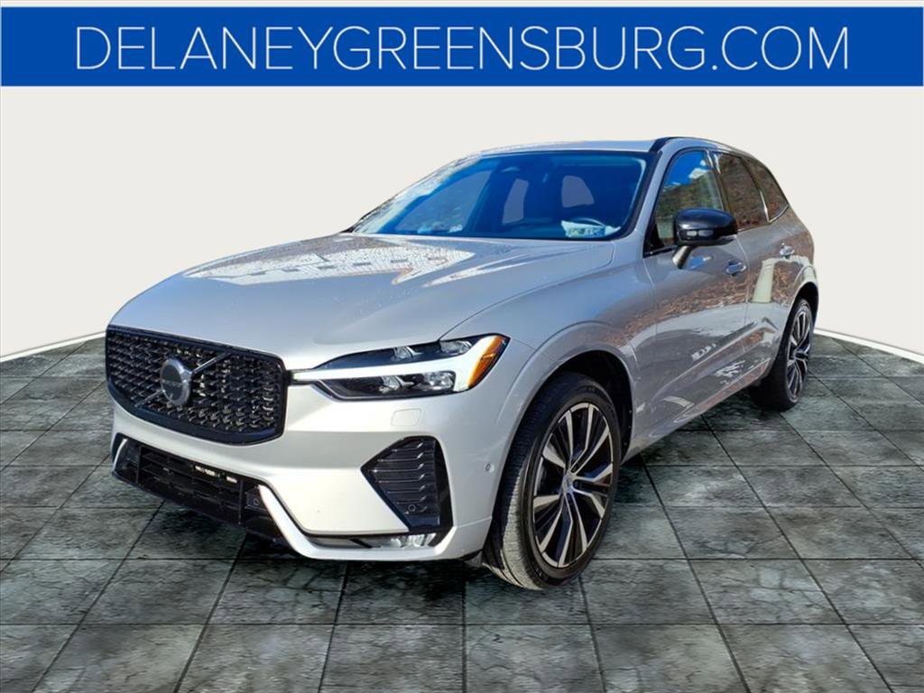 Used 2023 Volvo XC60 B5 Plus w/ Climate Package image 5