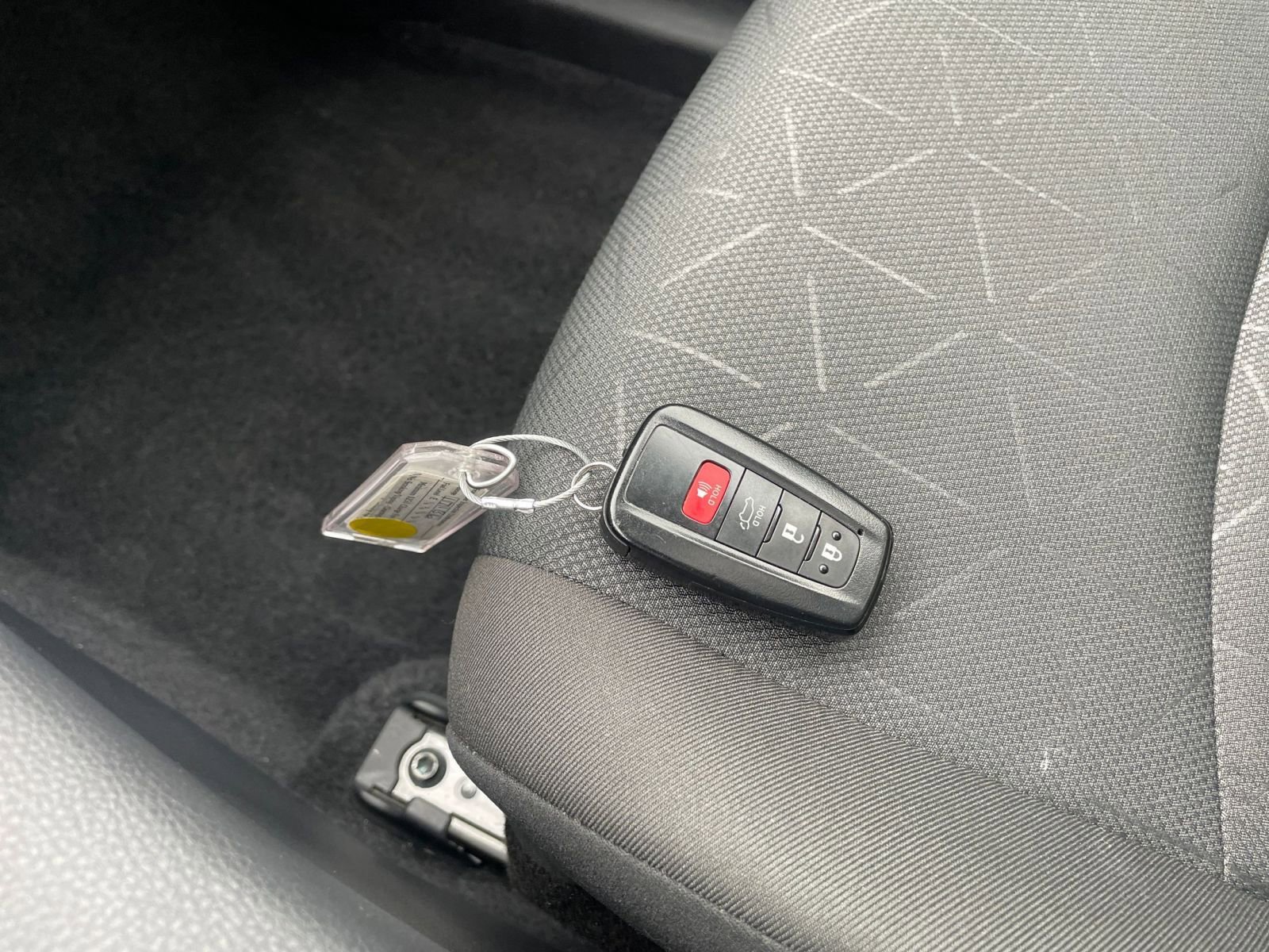 Used 2025 Toyota RAV4 XLE image 22