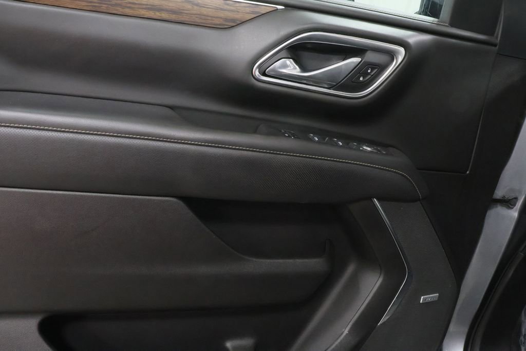 Used 2021 Chevrolet Suburban Premier AWD/4WD image 22