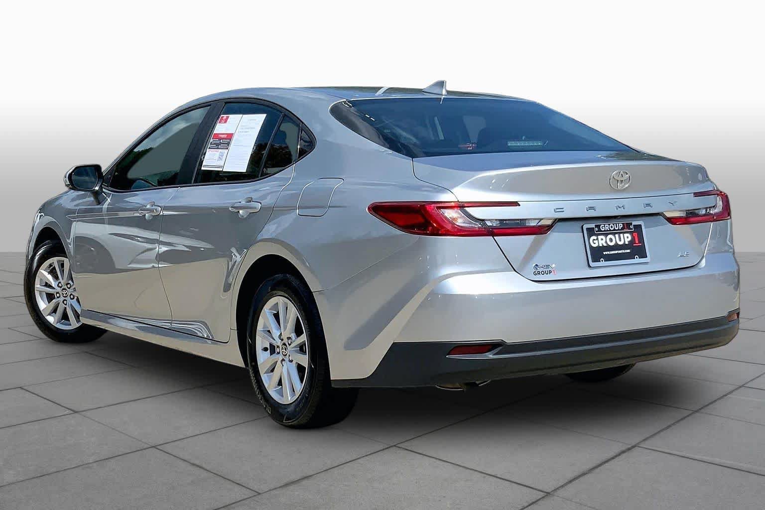 Used 2025 Toyota Camry LE FWD image 12