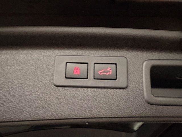 Used 2024 Subaru Forester Premium image 11