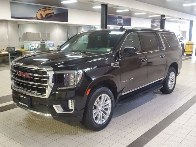 Used 2023 GMC Yukon XL SLT w/ SLT Premium Package image 4