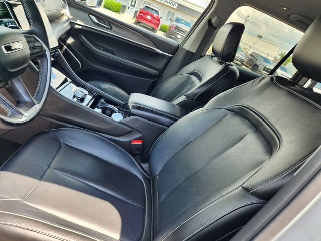 Used 2022 Jeep Grand Cherokee Limited w/ MOPAR Finishing Package AWD/4WD image 11