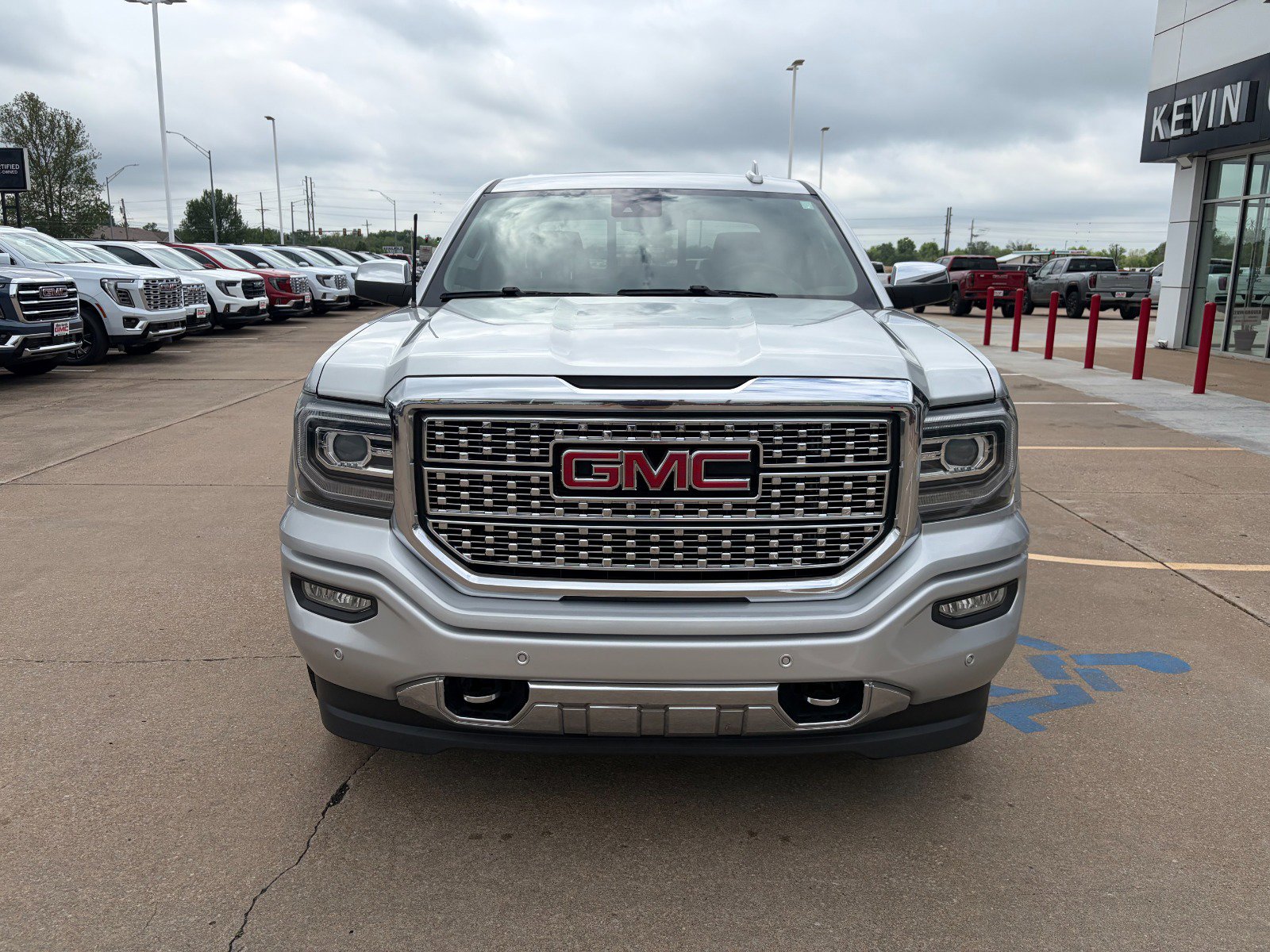 Used 2017 GMC Sierra 1500 Denali w/ Denali Ultimate Package AWD/4WD image 2