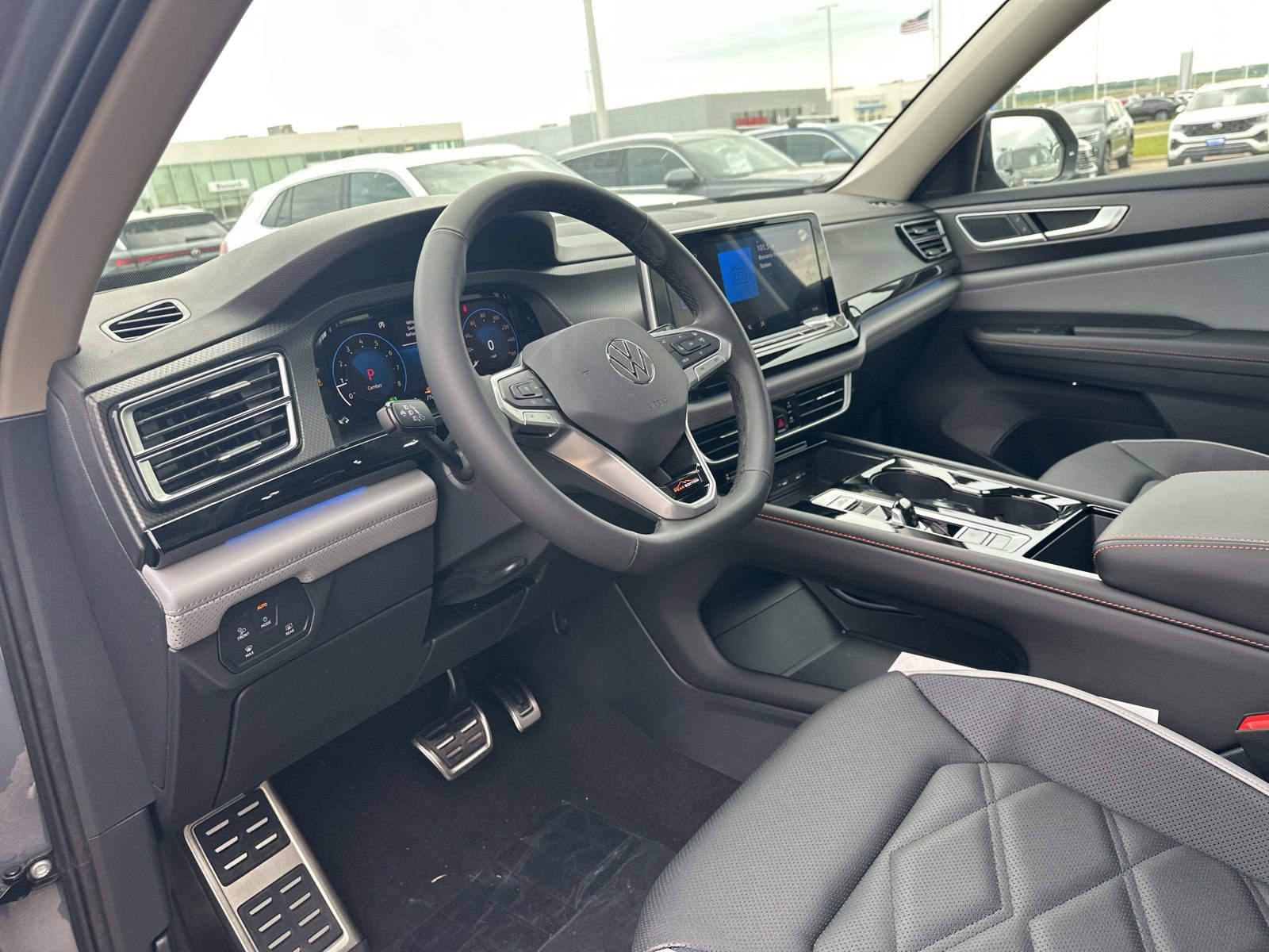 New 2026 Volkswagen Atlas Peak Edition AWD/4WD image 13