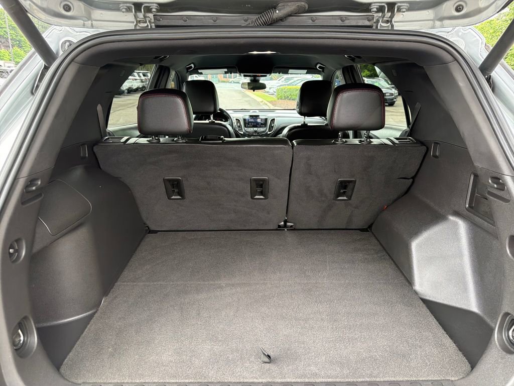 Used 2023 Chevrolet Equinox RS w/ RS Leather Package FWD image 29