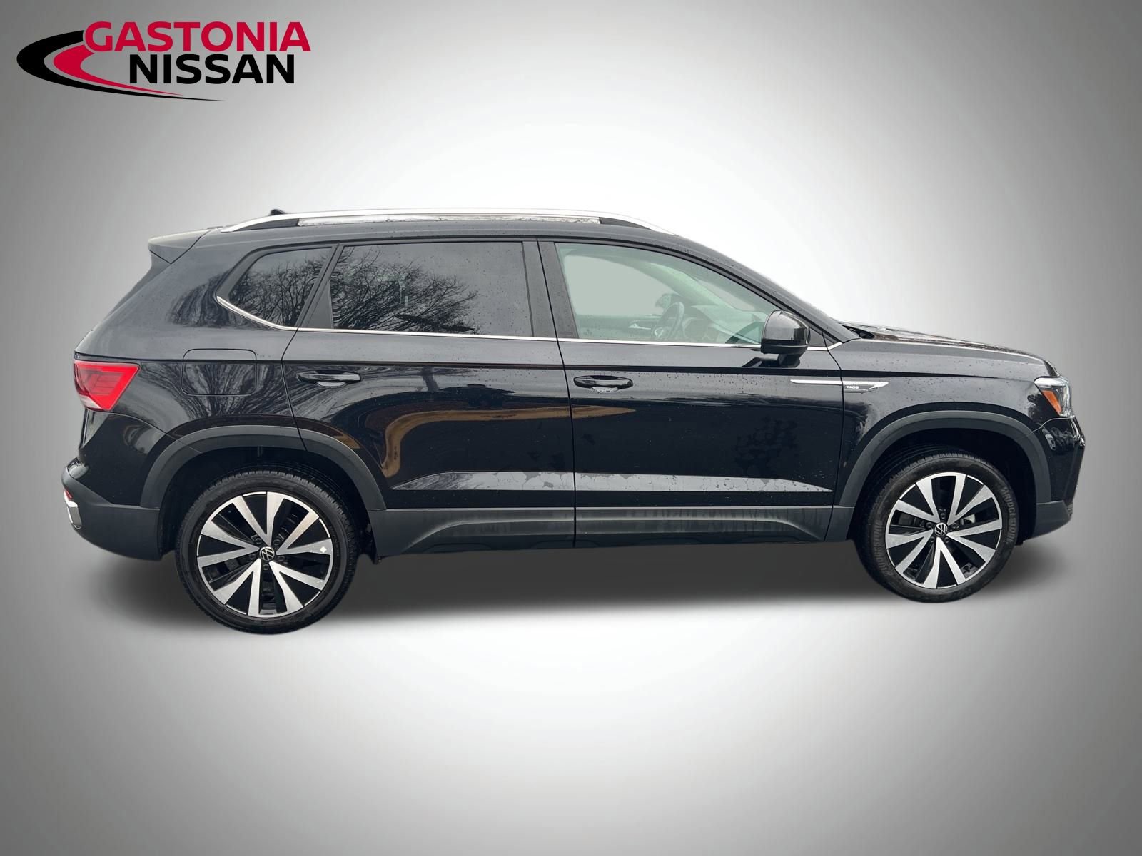 Used 2024 Volkswagen Taos SE image 21