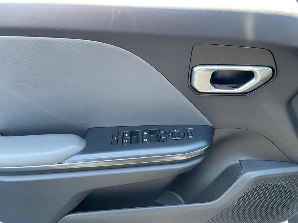 Used 2025 Kia K4 FWD image 14