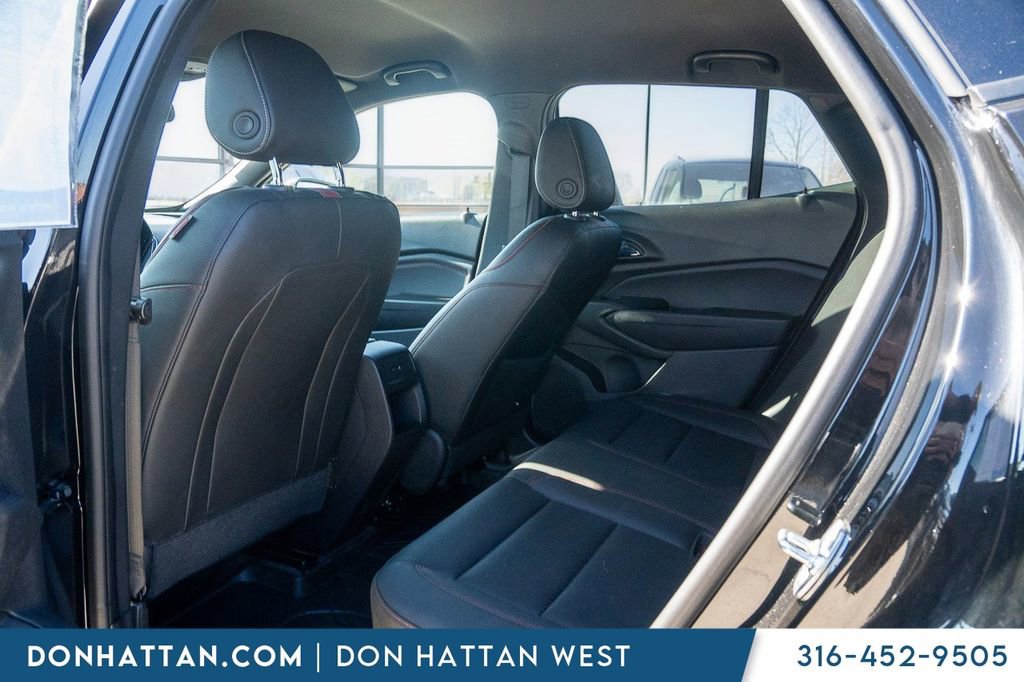 Used 2025 Chevrolet Trax RS w/ Driver Confidence Package FWD image 18