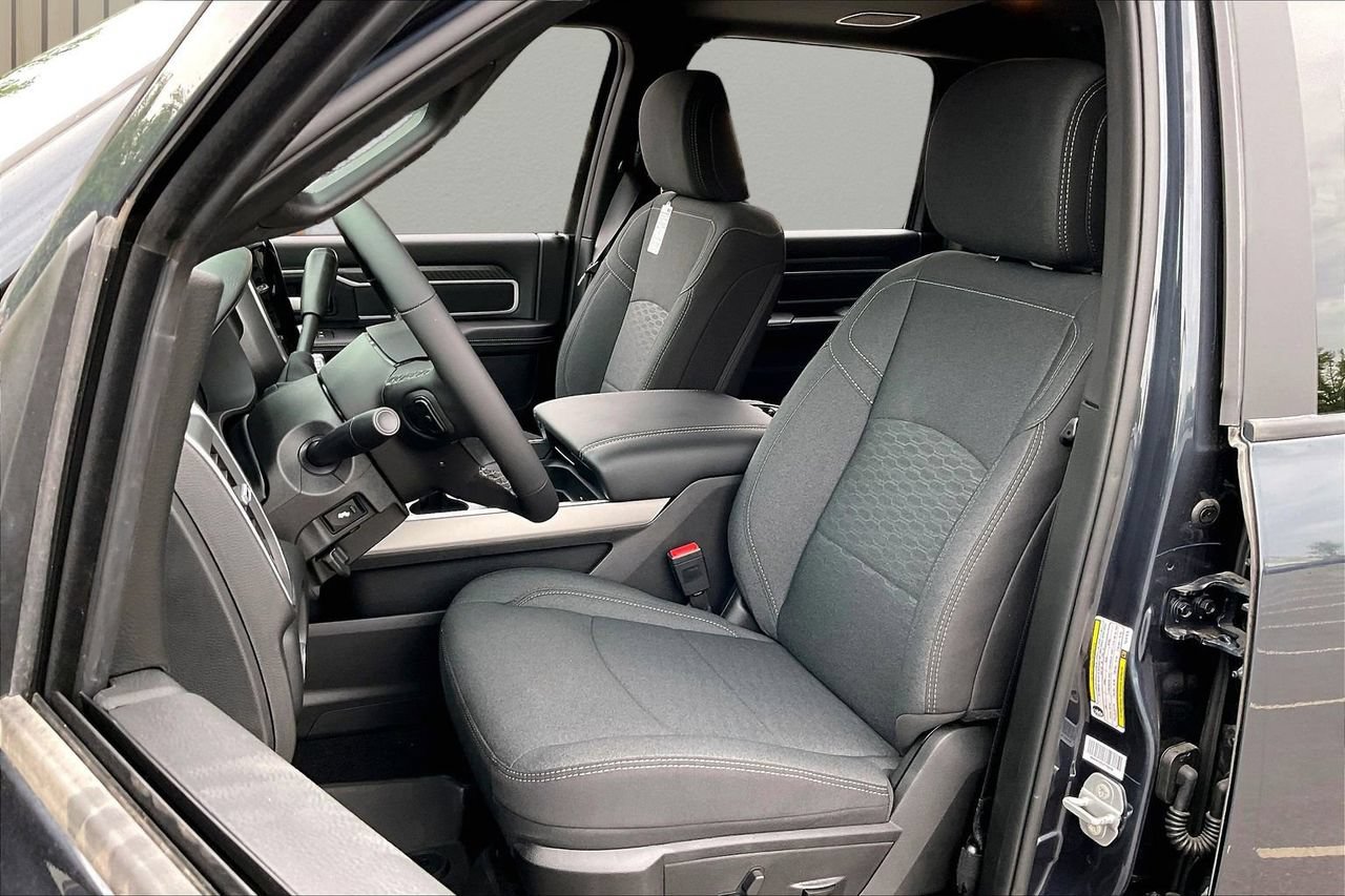New 2026 RAM 2500 Big Horn AWD/4WD image 19