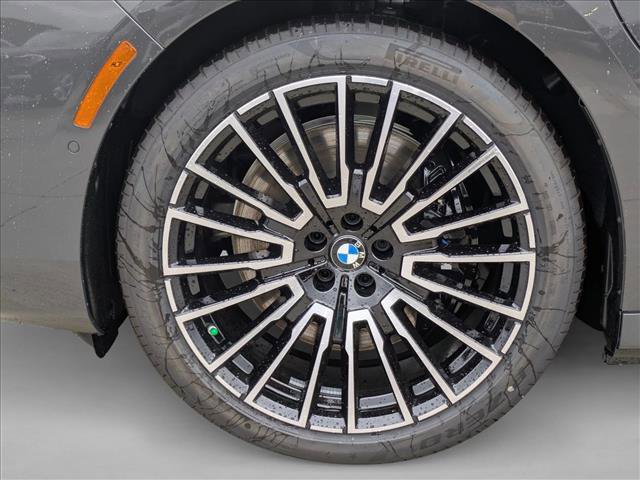 New 2026 BMW 750e xDrive w/ Executive Package image 10
