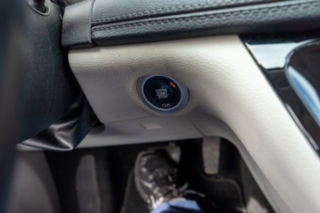 Used 2018 Chrysler Pacifica Limited FWD image 19