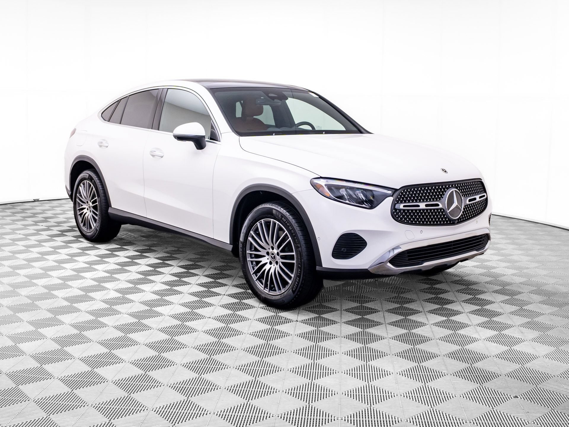 Certified 2025 Mercedes-Benz GLC 300 4MATIC image 7