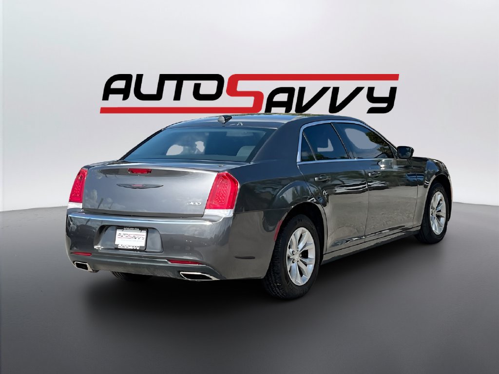 Used 2023 Chrysler 300 Touring RWD image 7