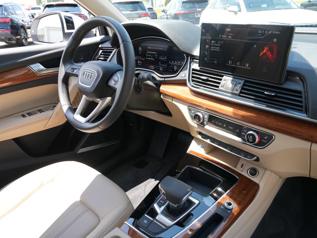 Used 2023 Audi Q5 2.0T Premium Plus w/ Premium Plus Package AWD/4WD image 17