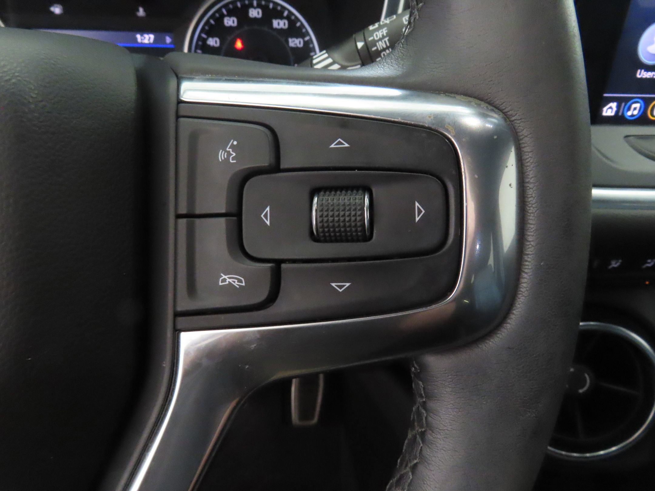Used 2022 Chevrolet Blazer LT w/ Sound & Technology Package FWD image 15
